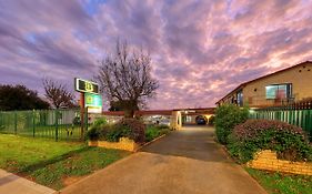 Forest Lodge Motor Inn & Restaurant